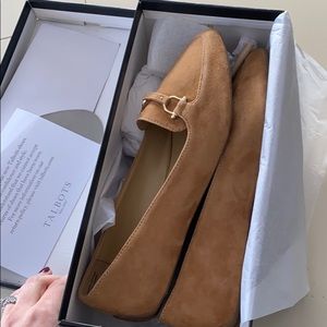 Brand new never worn flats